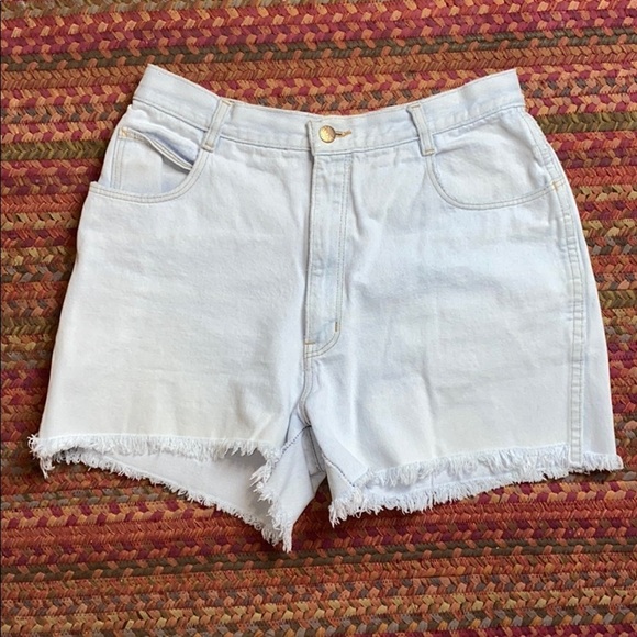 VINTAGE LIGHT WASH DENIM CUT OFF SHORTS - Picture 1 of 5
